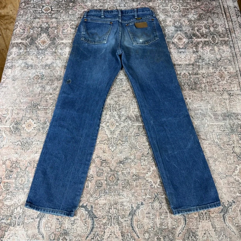 Wrangler 13MWZPW Cowboy Cut Blue Jeans Mens 30x32 Distressed Western Workwear
